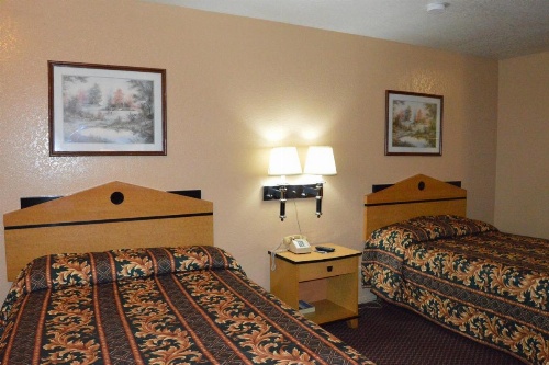 Delux Inn Tulsa image 15